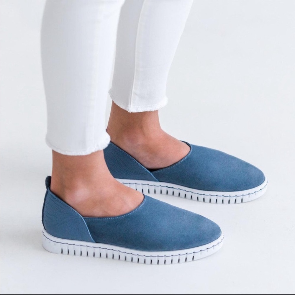 Bendy by Ashbury Skies •42/11-11.5• dusty blue leather shoe